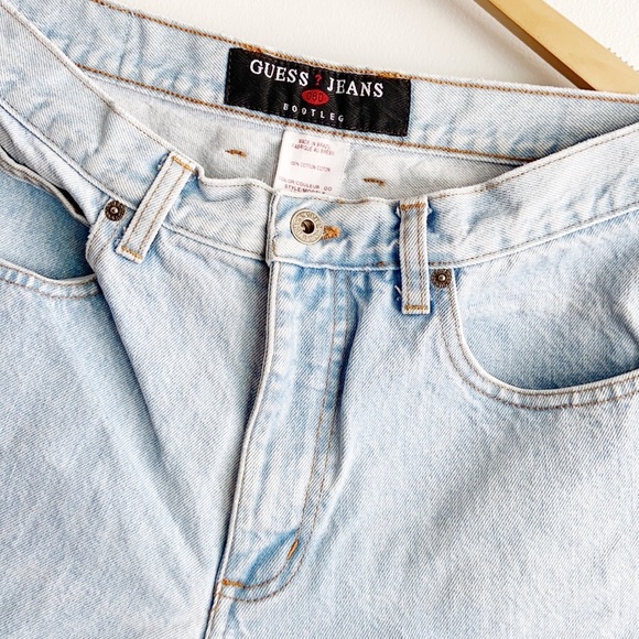 Vintage 1990s Guess Light Blue Wash Straight Leg Denim Mom Jeans Sz30 - Picture 2 of 5